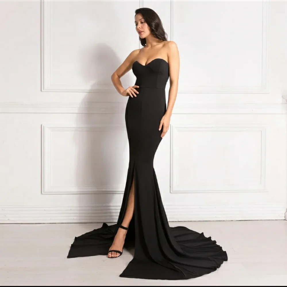 Sexy Strapless Black Dress - Picture 5 of 16